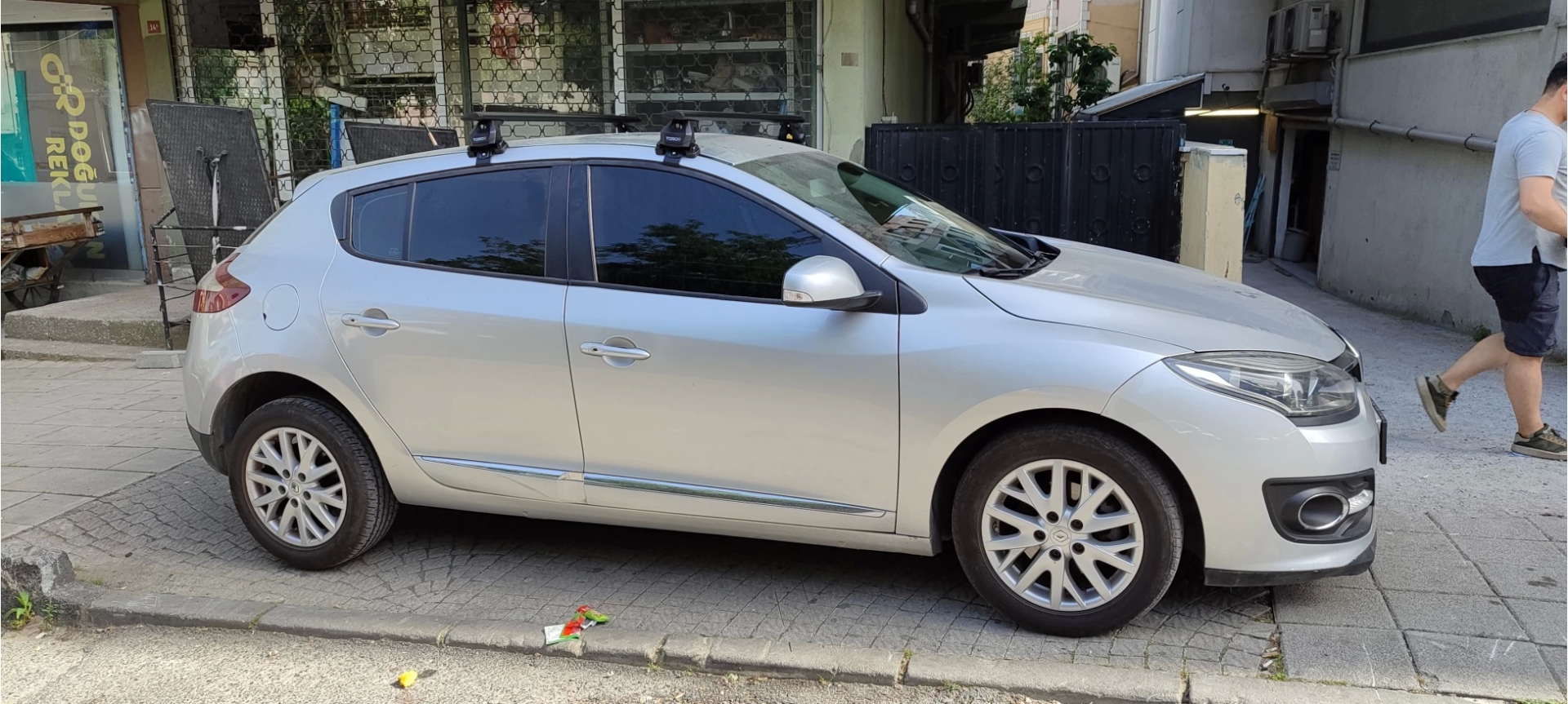 Renault Megane 3 Oluksuz Ara Atkısı Gri Toros Pro 4 si 2009-2014